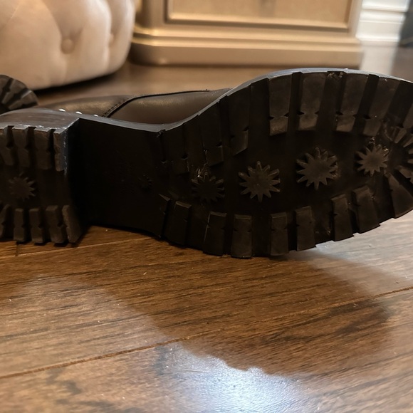 Stuart Weitzman pearled, leather combat boot - Picture 5 of 10